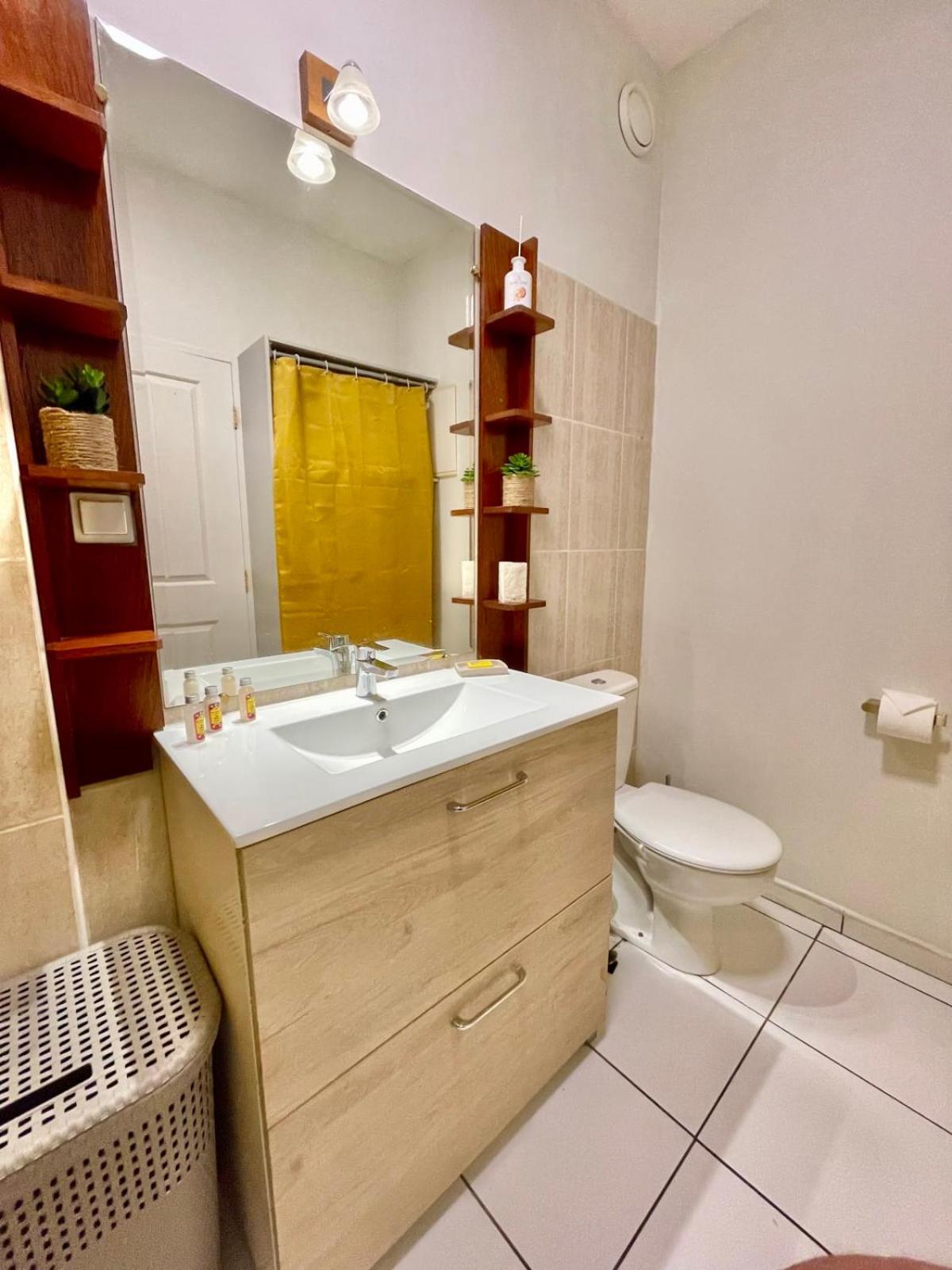 Studio Sunny - Pool - Wifi - Ac Papeete Papeete  Luaran gambar